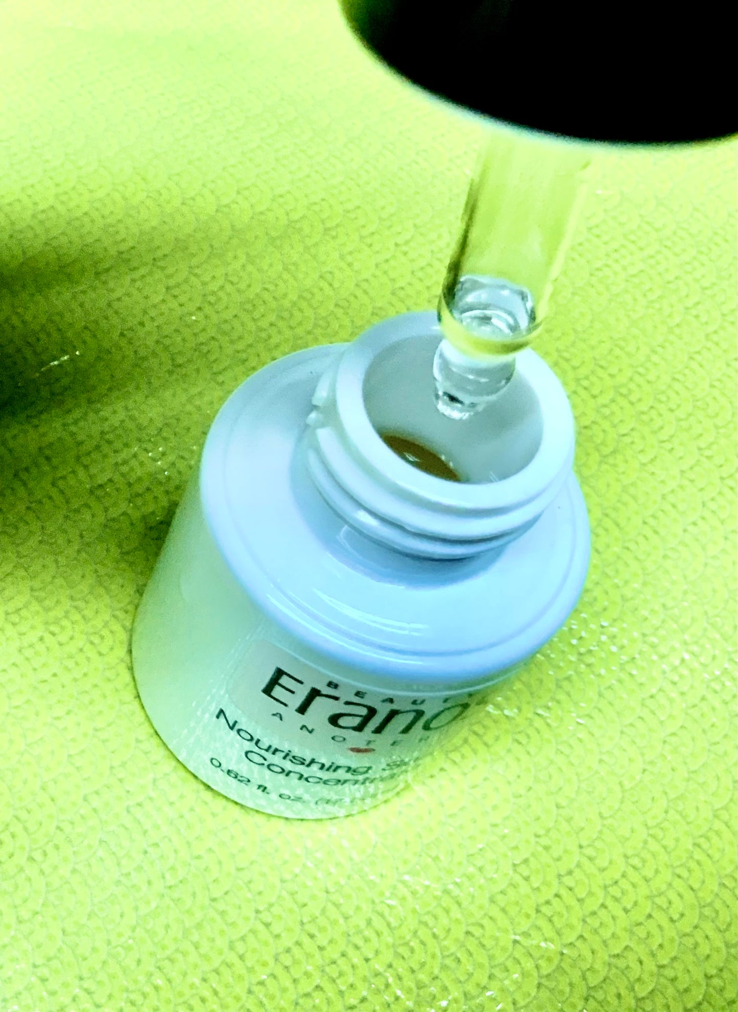 Achieve Optimal Hydration with Nourishing Serum Concentrate