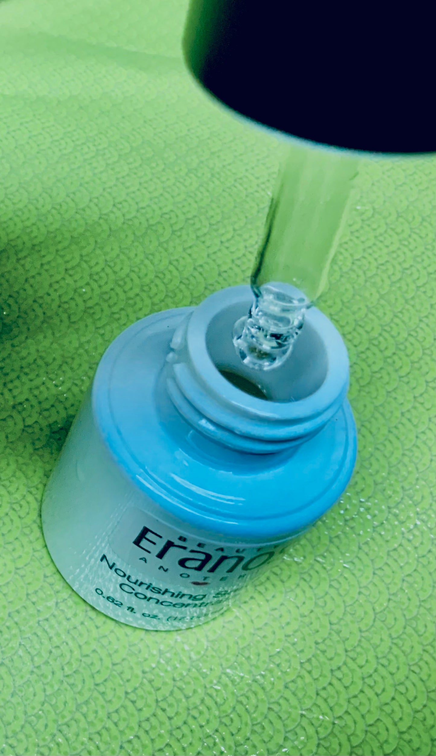 Achieve Optimal Hydration with Nourishing Serum Concentrate